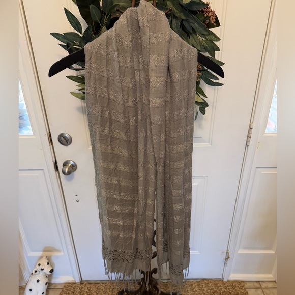Minimalist Gray & Silver Stripe Lightweight Scarf with Fringe OS - Picture 3 of 7